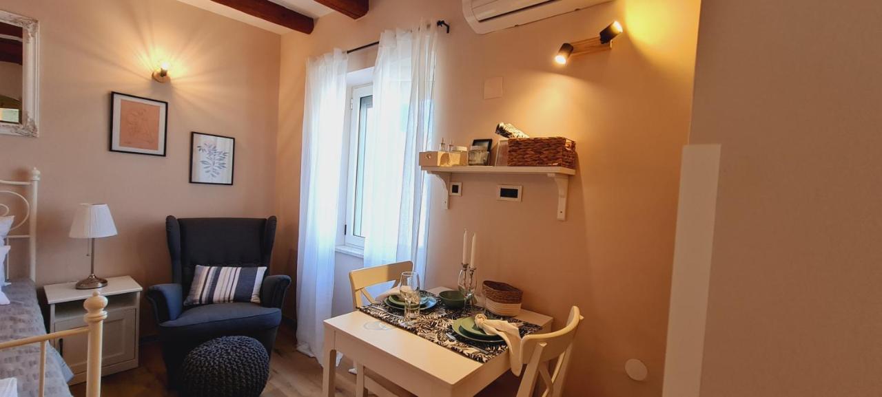 Studio Apartments Malu Пула Екстериор снимка
