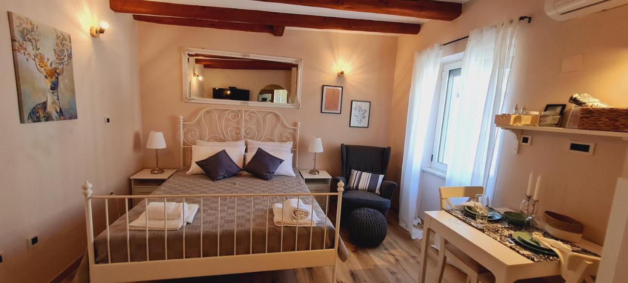 Studio Apartments Malu Пула Екстериор снимка