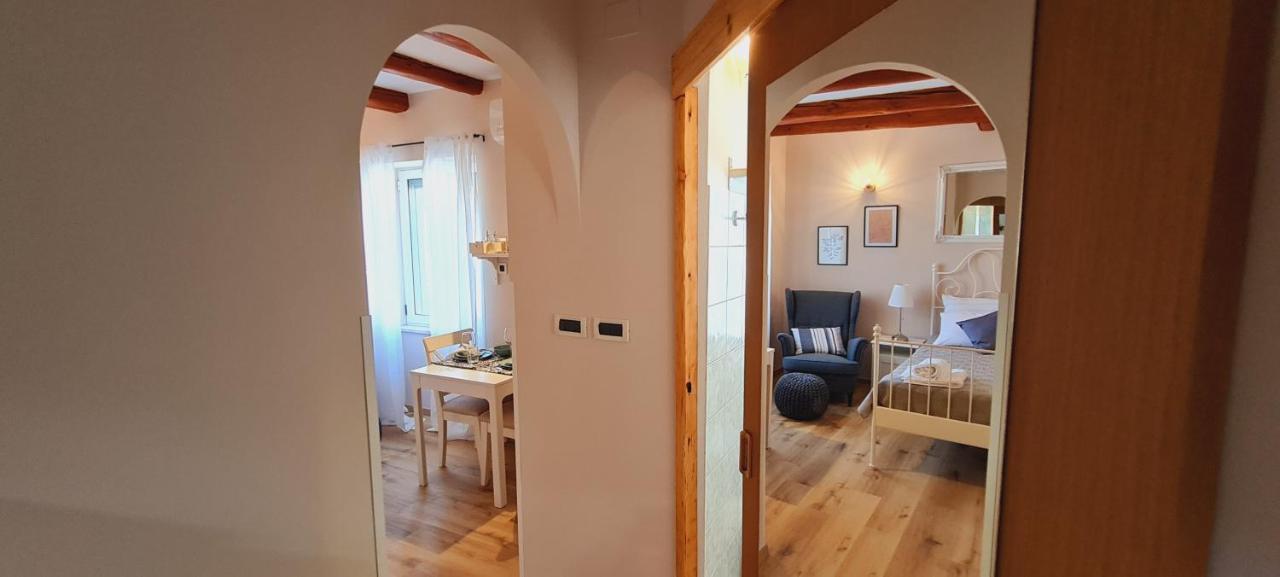 Studio Apartments Malu Пула Екстериор снимка