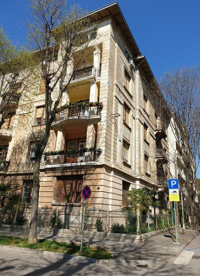 Studio Apartments Malu Пула Екстериор снимка